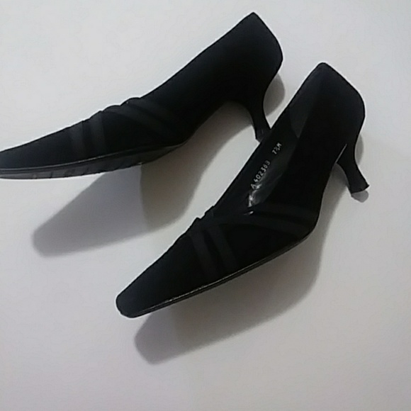 Stuart Weitzman suede shoes - Picture 2 of 6